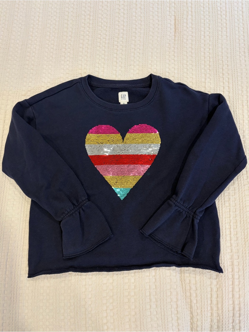 Like new! Gap Kids Girls Sequin Flip Rainbow Heart Sweatshirt Size 8
